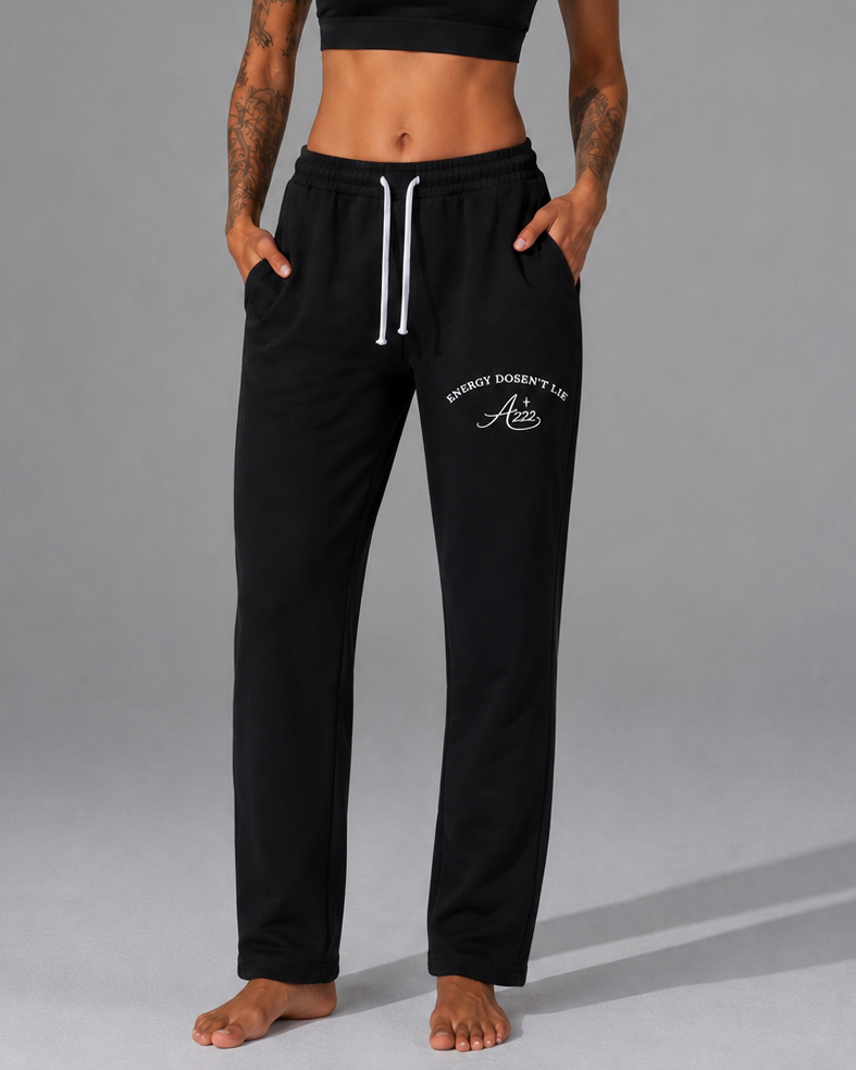 ENERGY DOESN’T LIE Straight Leg Jogger